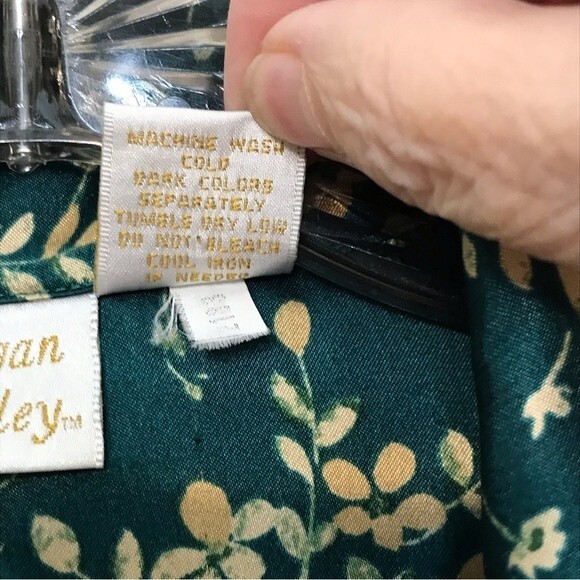Gilligan & O'Malley Silky Collared Button Front Loungewear Pajama Top Green Gold - Picture 5 of 8